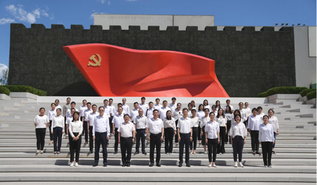 職能部門黨總支組織參觀“不忘初心、牢記使命”中國(guó)共產(chǎn)黨歷史展覽